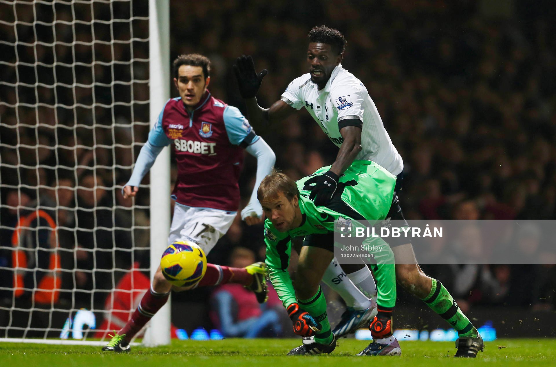 Football - West Ham United v Tottenham Hotspur - Barclays