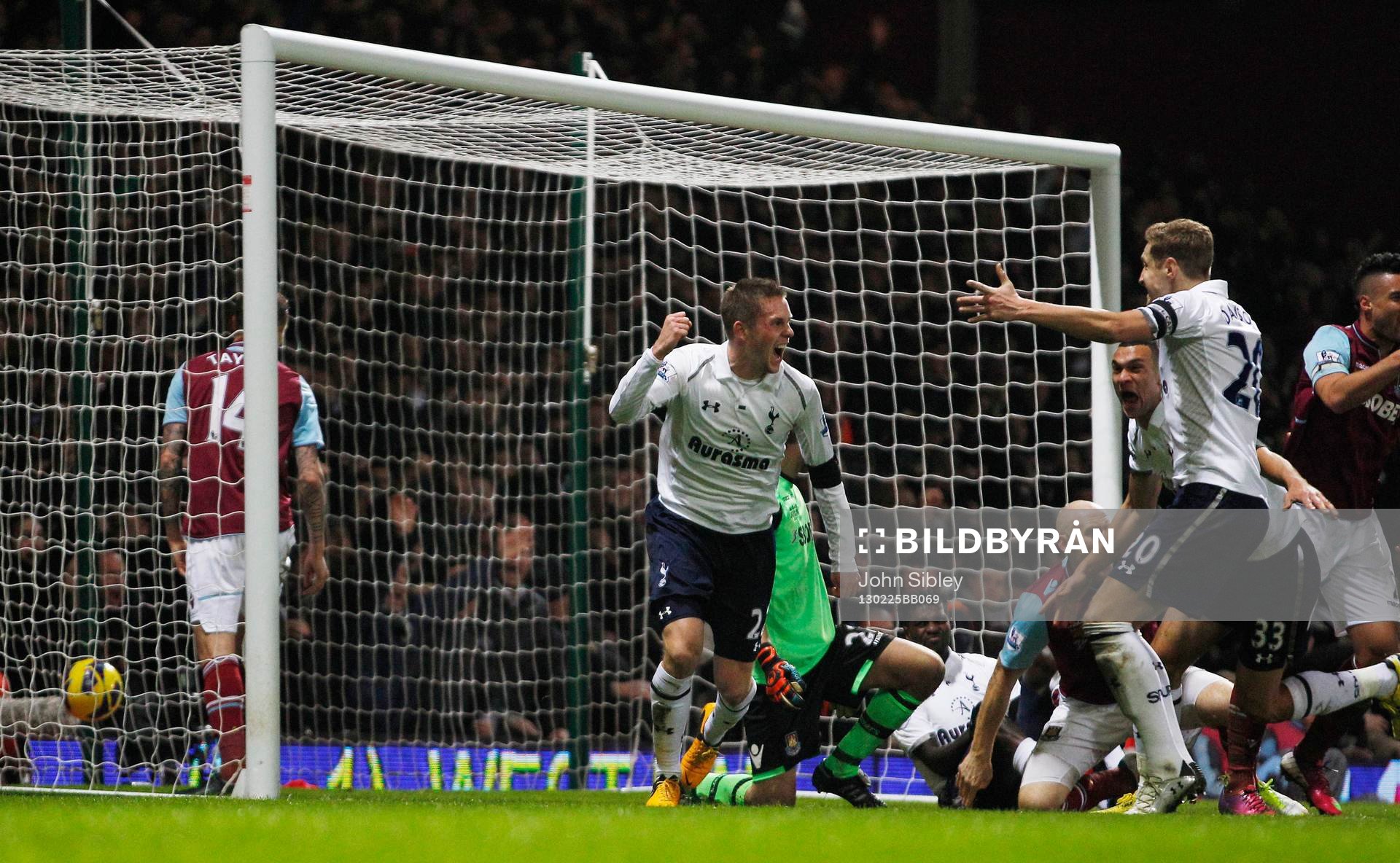 Football - West Ham United v Tottenham Hotspur - Barclays