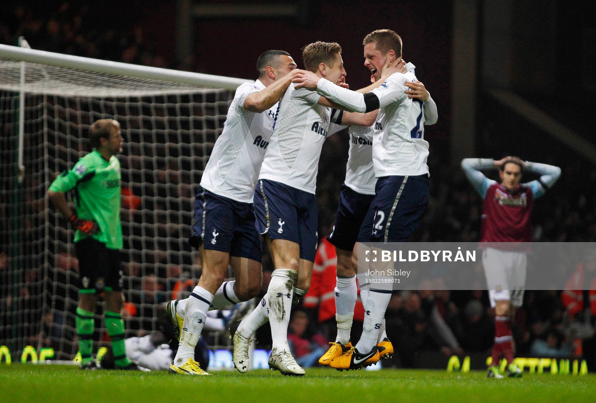 Football - West Ham United v Tottenham Hotspur - Barclays