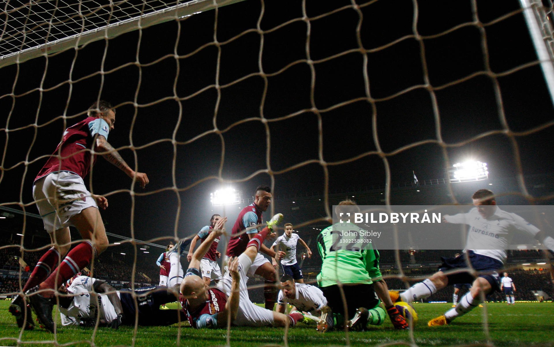 Football - West Ham United v Tottenham Hotspur - Barclays