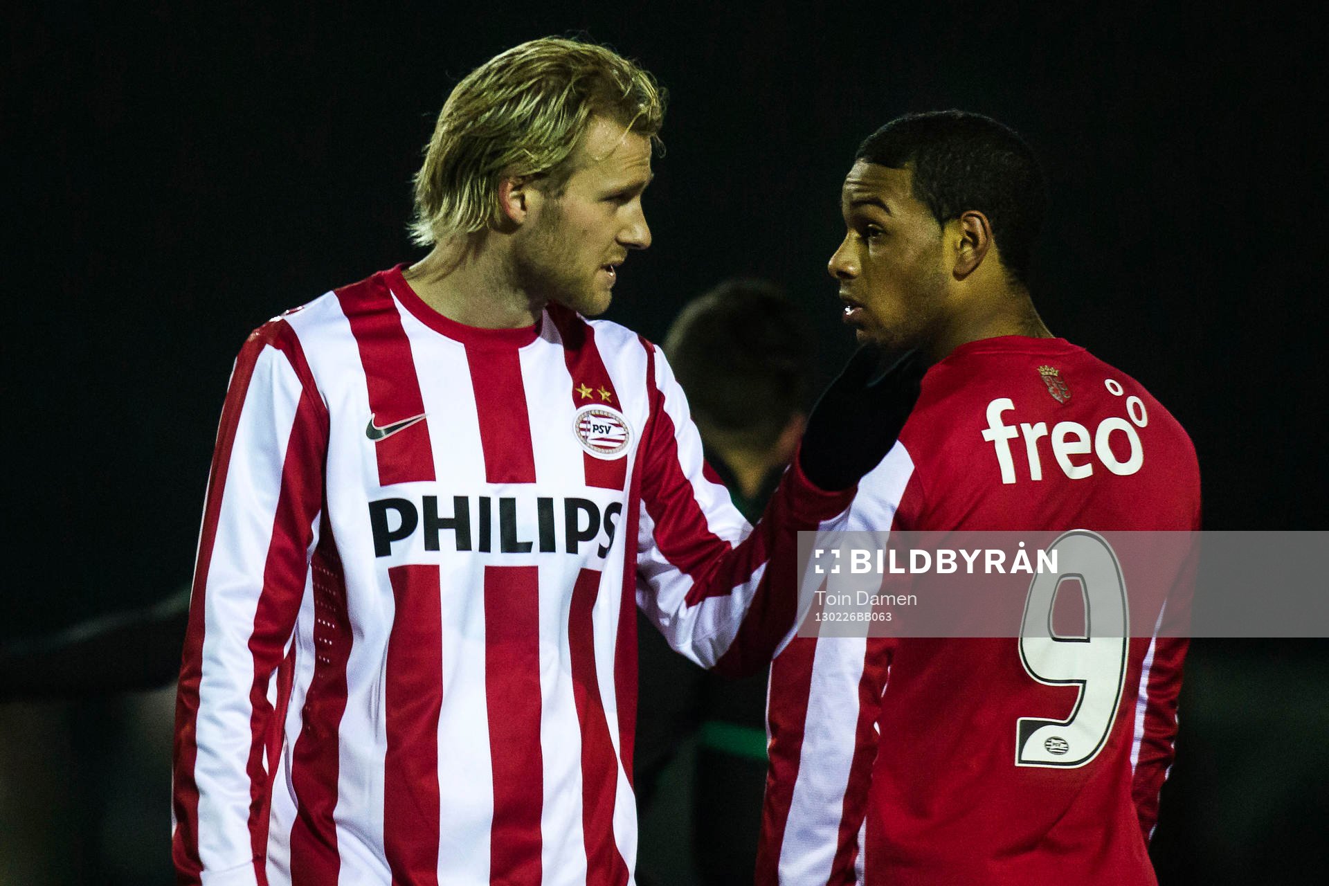 EINDHOVEN - Ola Toivonen speelt met de beloften tegen jong