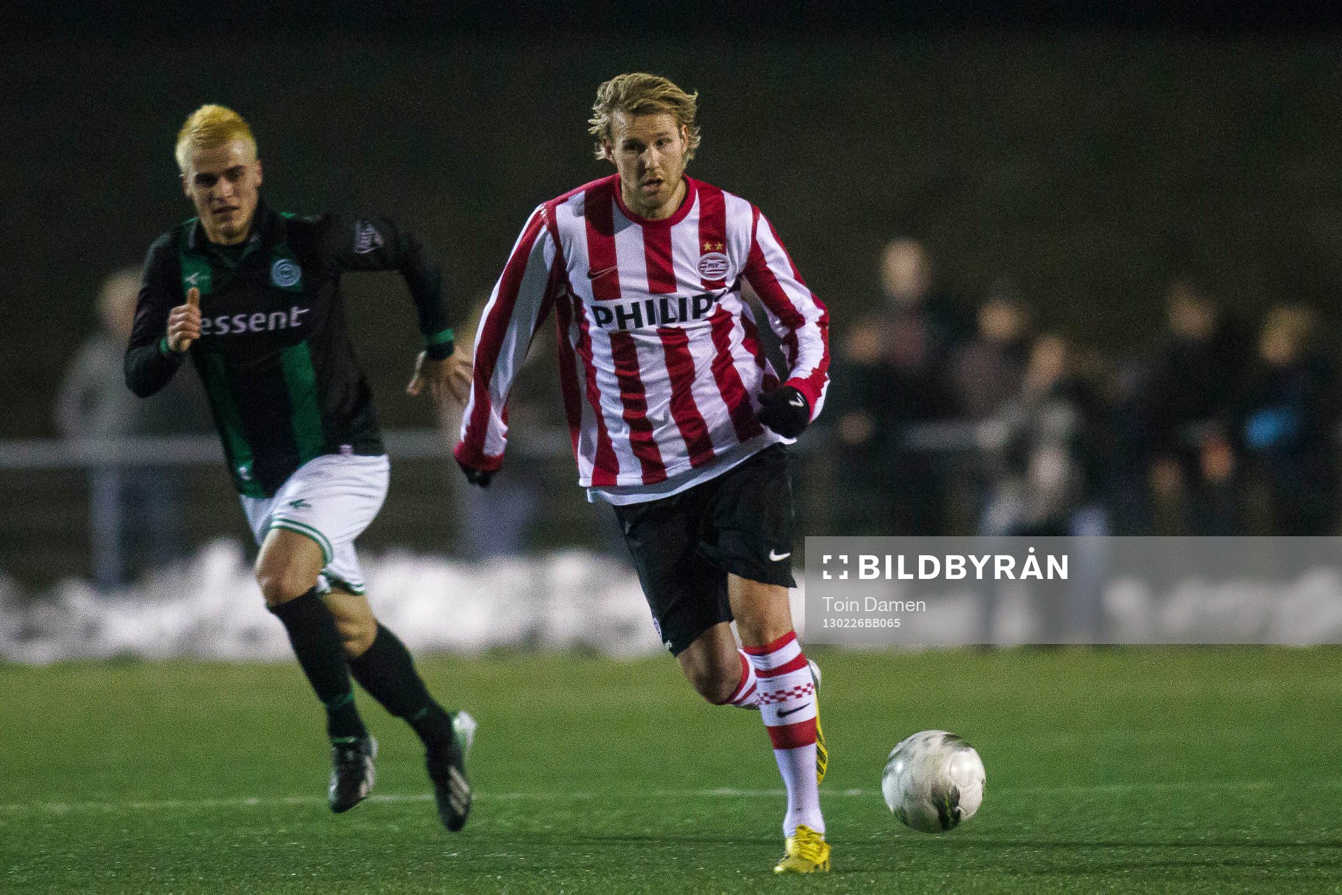 EINDHOVEN - Ola Toivonen speelt met de beloften tegen jong