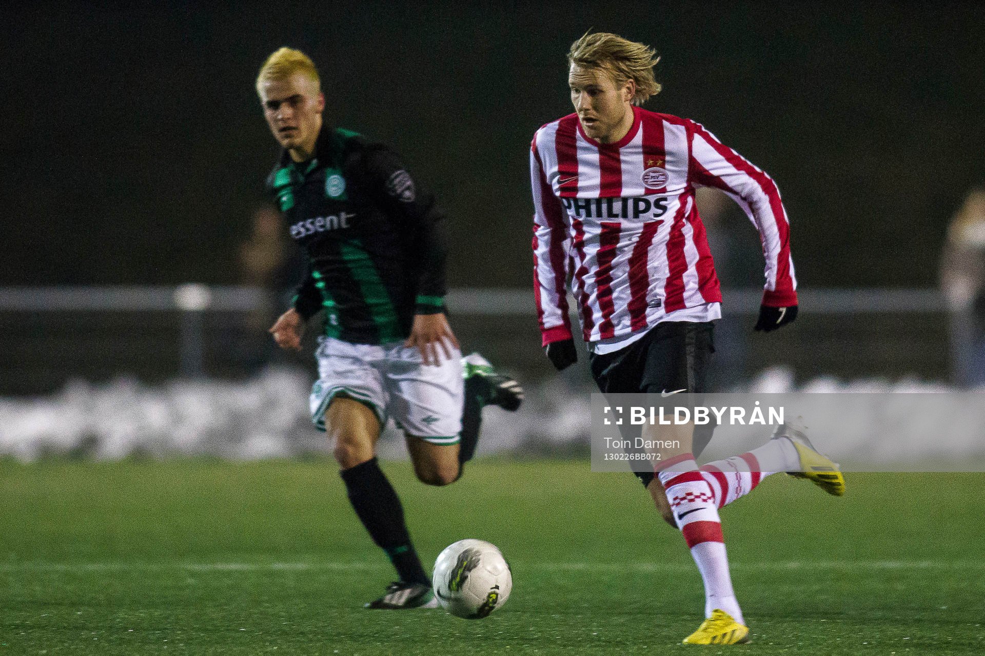 EINDHOVEN - Ola Toivonen speelt met de beloften tegen jong
