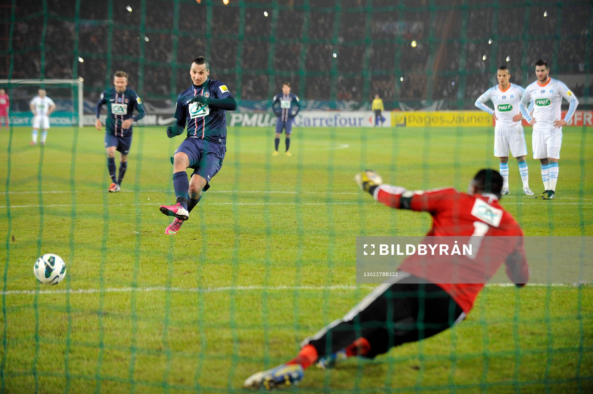 Penalty de Zlatan IBRAHIMOVIC - Steve MANDANDA - 27.02.2013