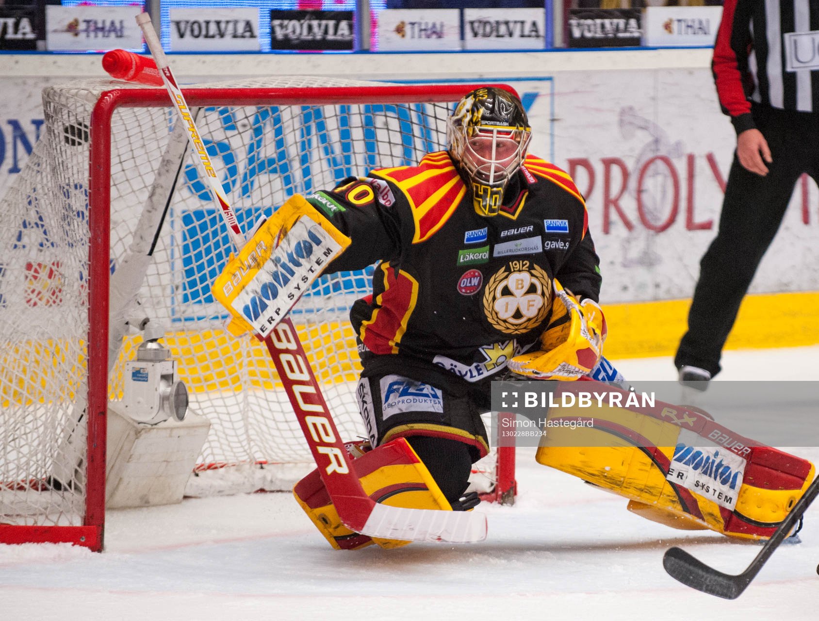 Johan Holmqvist, målvakt, Brynäs, släpper in ett mål