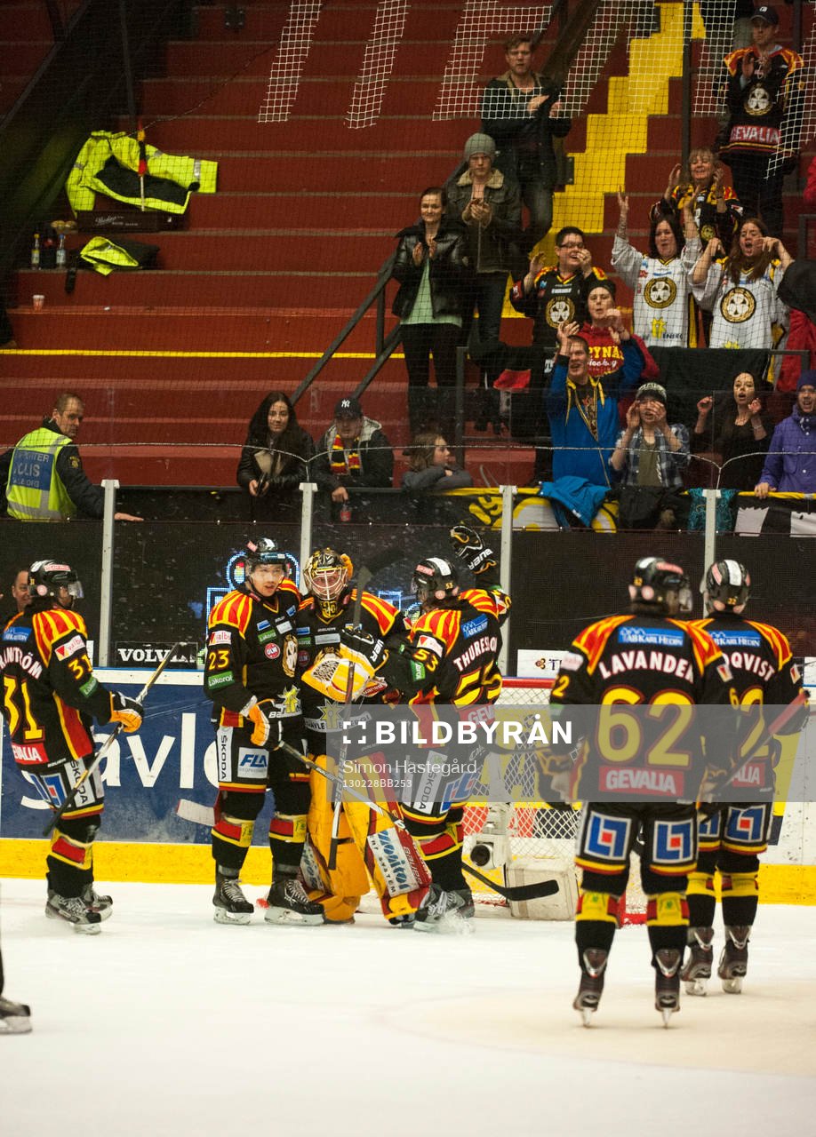 jubel bland Brynäs-spelarna