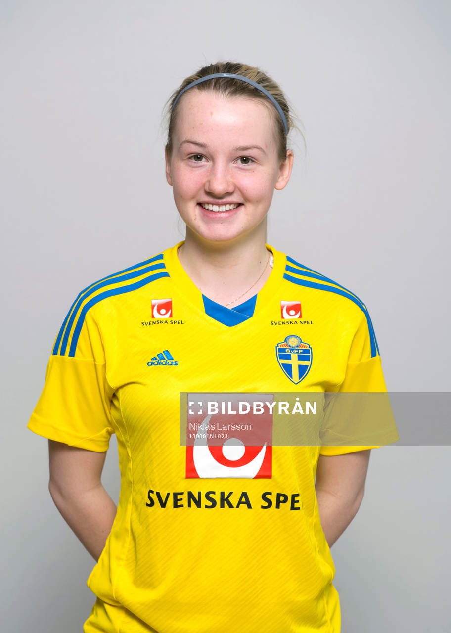 Elin Åkerman, Sverige