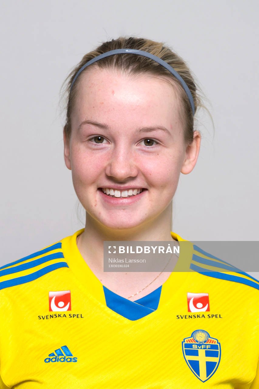 Elin Åkerman, Sverige