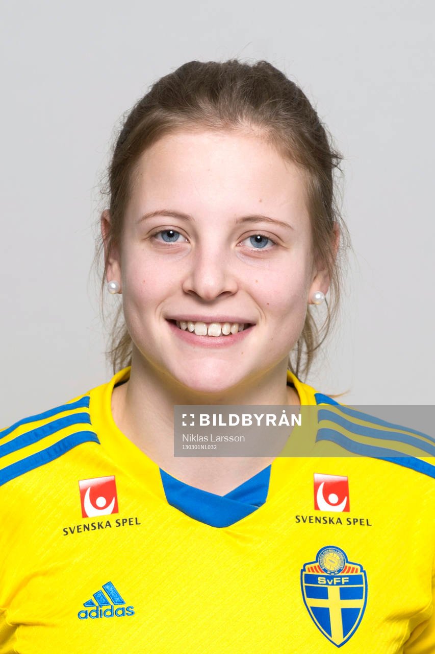 Anna Anvegård, Sverige