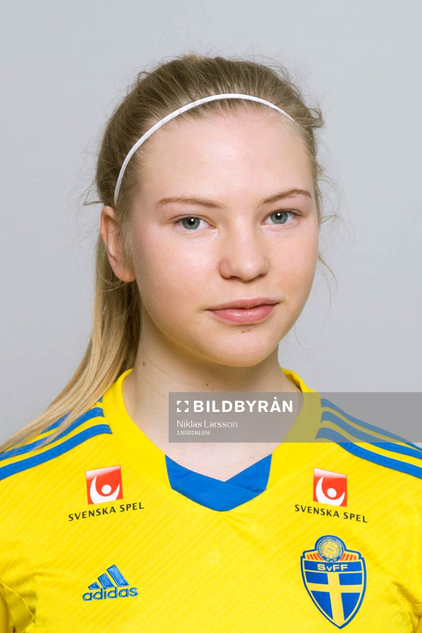 Ellen Löfqvist, Sverige