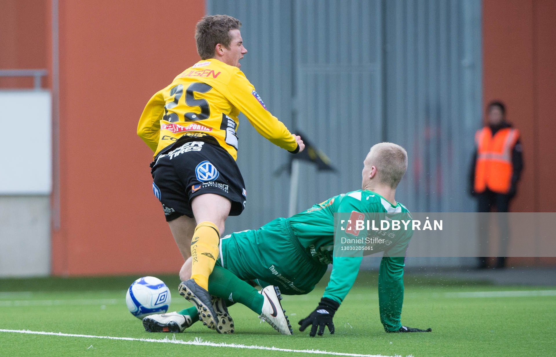 Petter Björlund, Ljungskile, fäller Marcus Rohdén,
