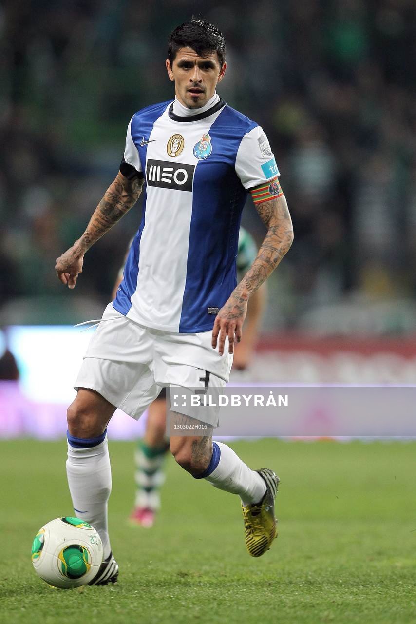 Lucho Gonzalez  - 03.03.2013 - Sporting/  Porto -  Zon