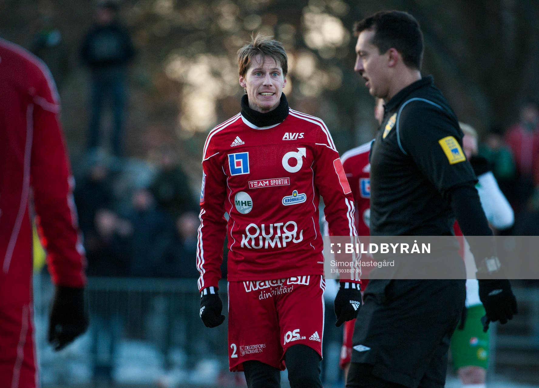 Domaren blåser straff, något som Patrik Anttonen,