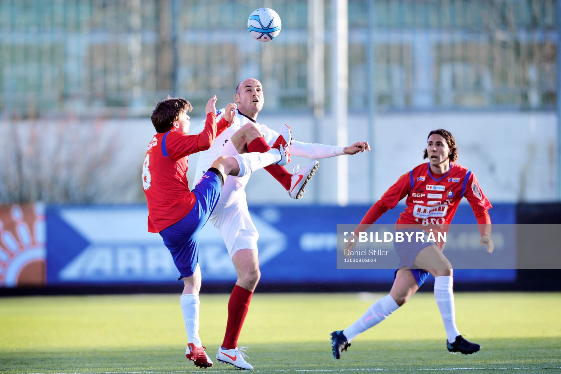 Dinko Felic, Syrianska i kamp om bollen med Johan Lundgren,