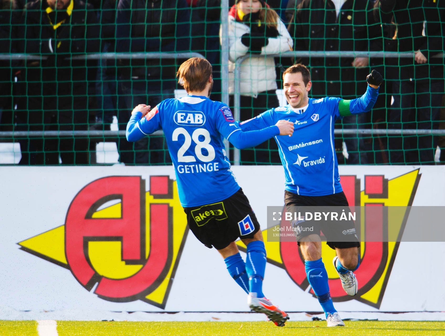 Jesper Westerberg och Stefan Selakovic, Halmstad, jublar
