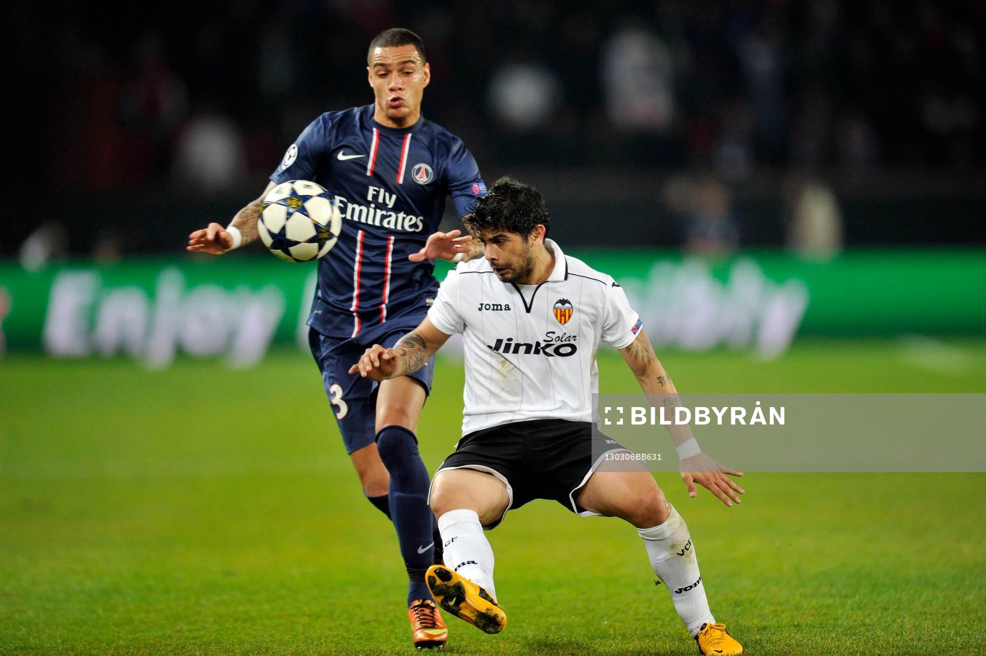 Gregory VAN DER WIEL / Ever Banega  - 06.03.2013 - Paris
