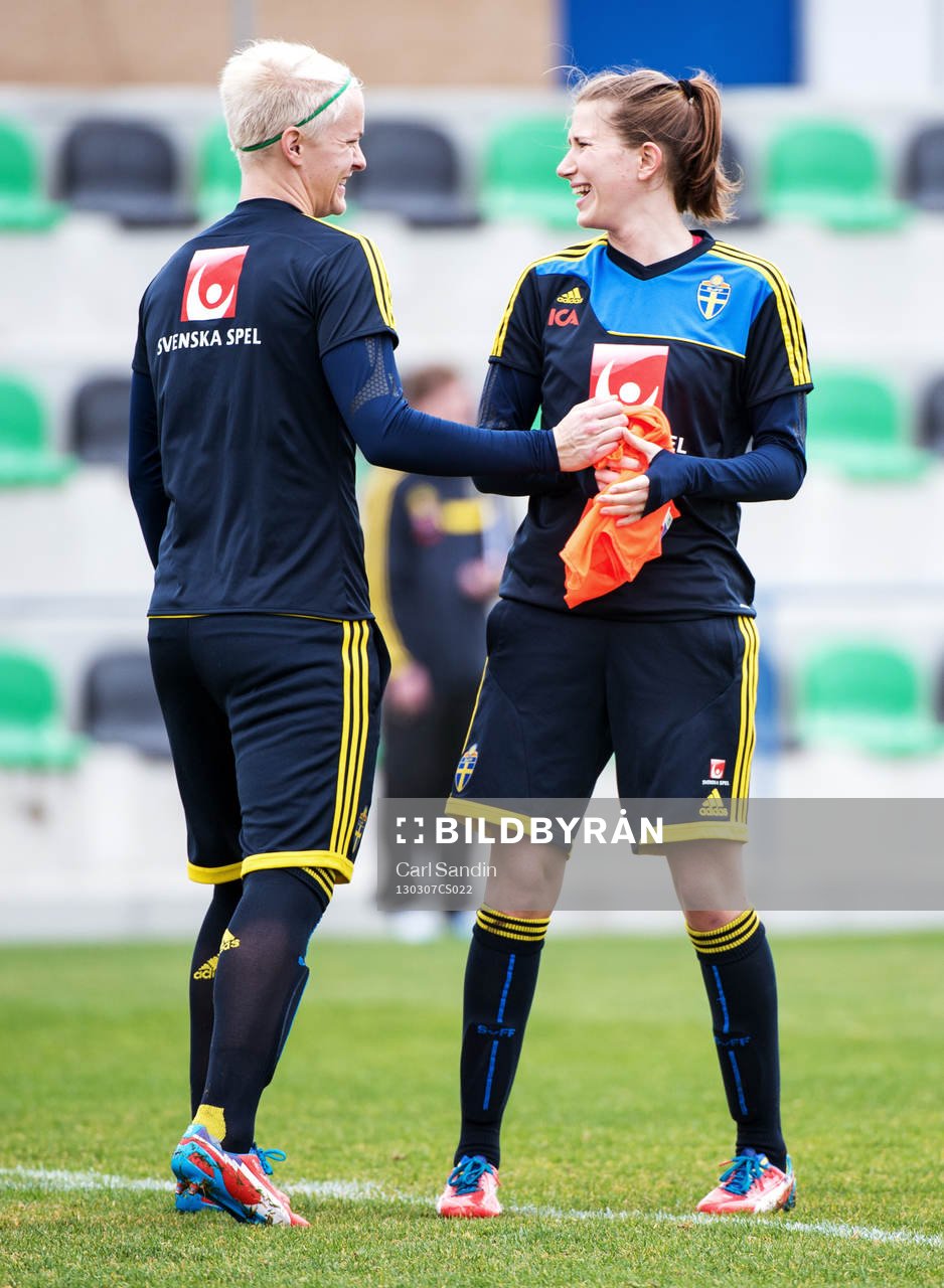 Nilla Fischer och Emma Berglund, Sverige