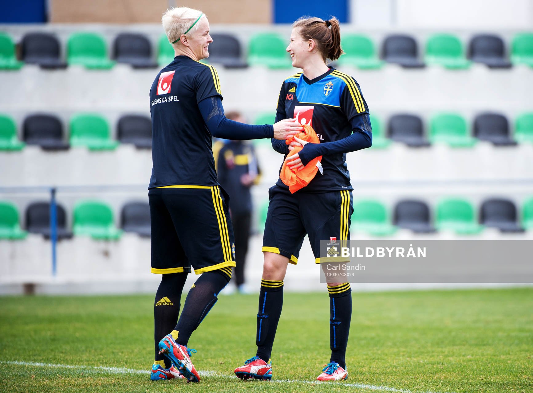 Nilla Fischer och Emma Berglund, Sverige