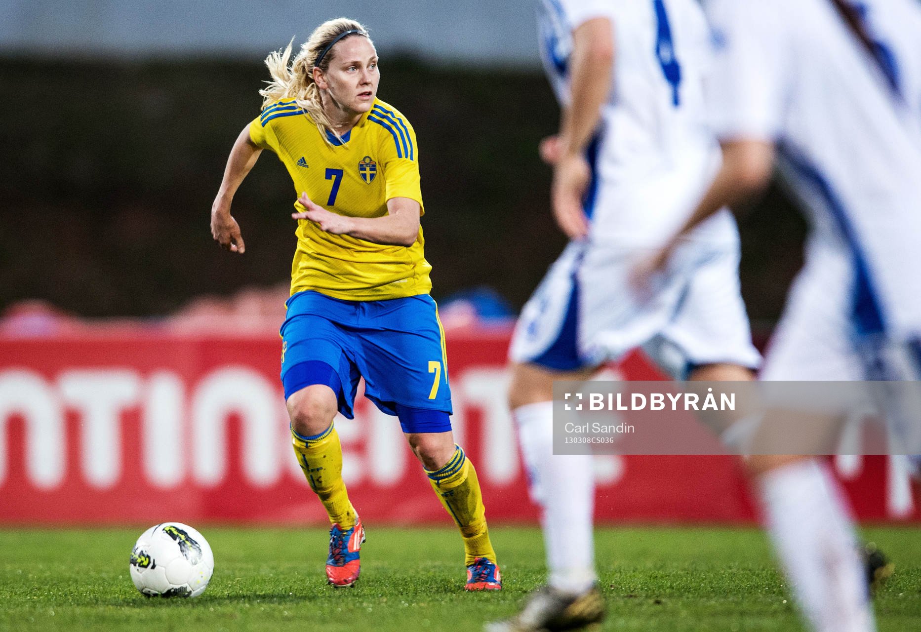 Lisa Dahlkvist, Sverige