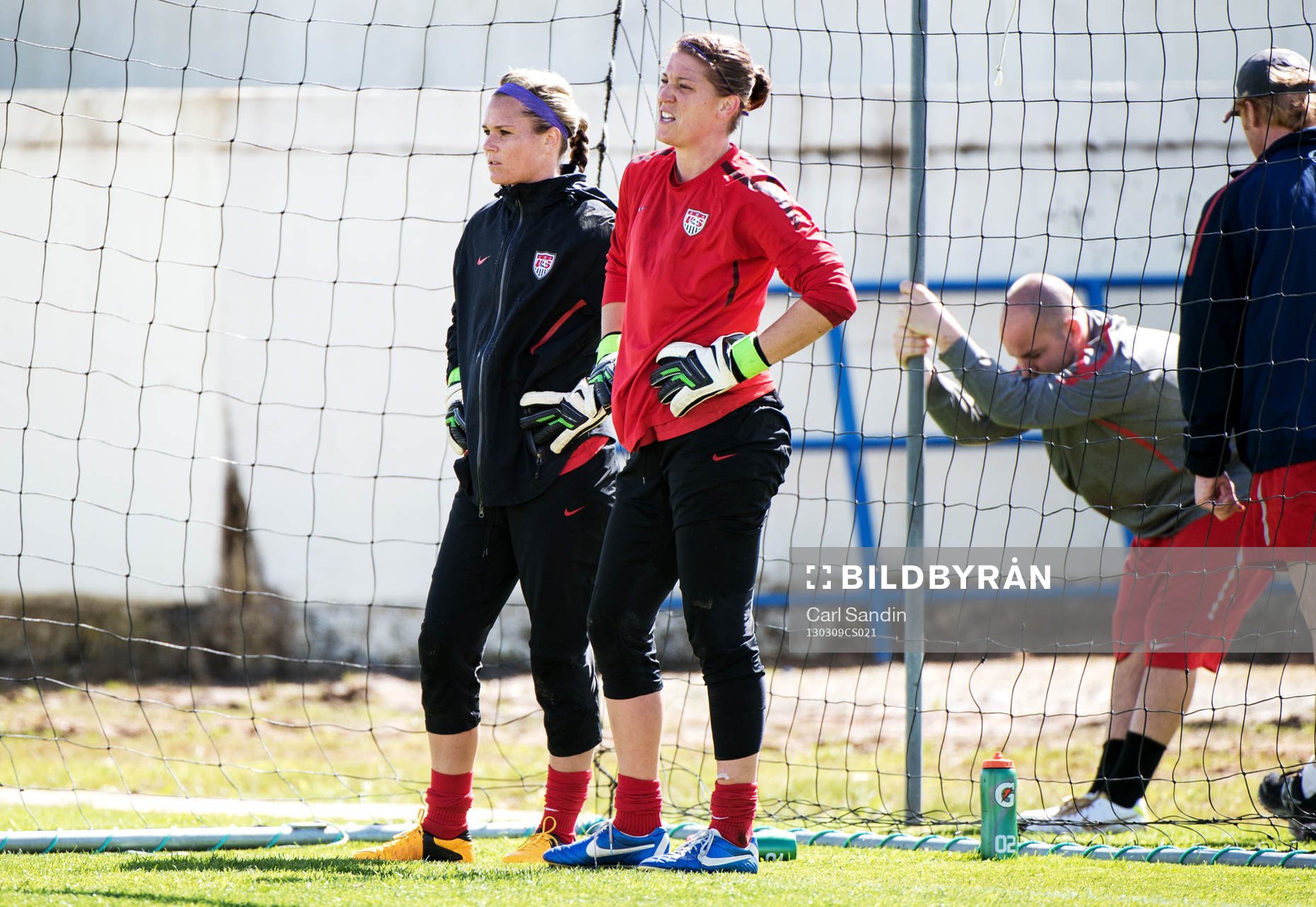 Ashlyn Harris, målvakt, och Nicole Barnhart, målvakt, USA