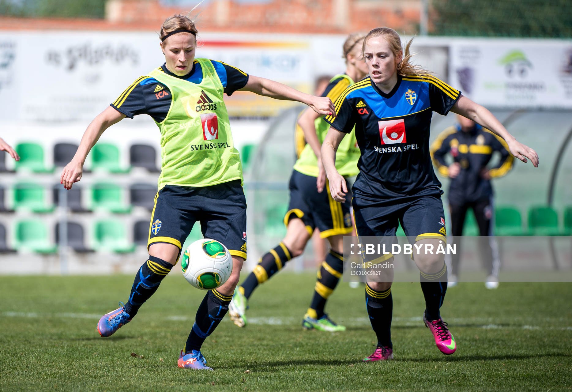 Annica Svensson och Carina Holmberg, Sverige