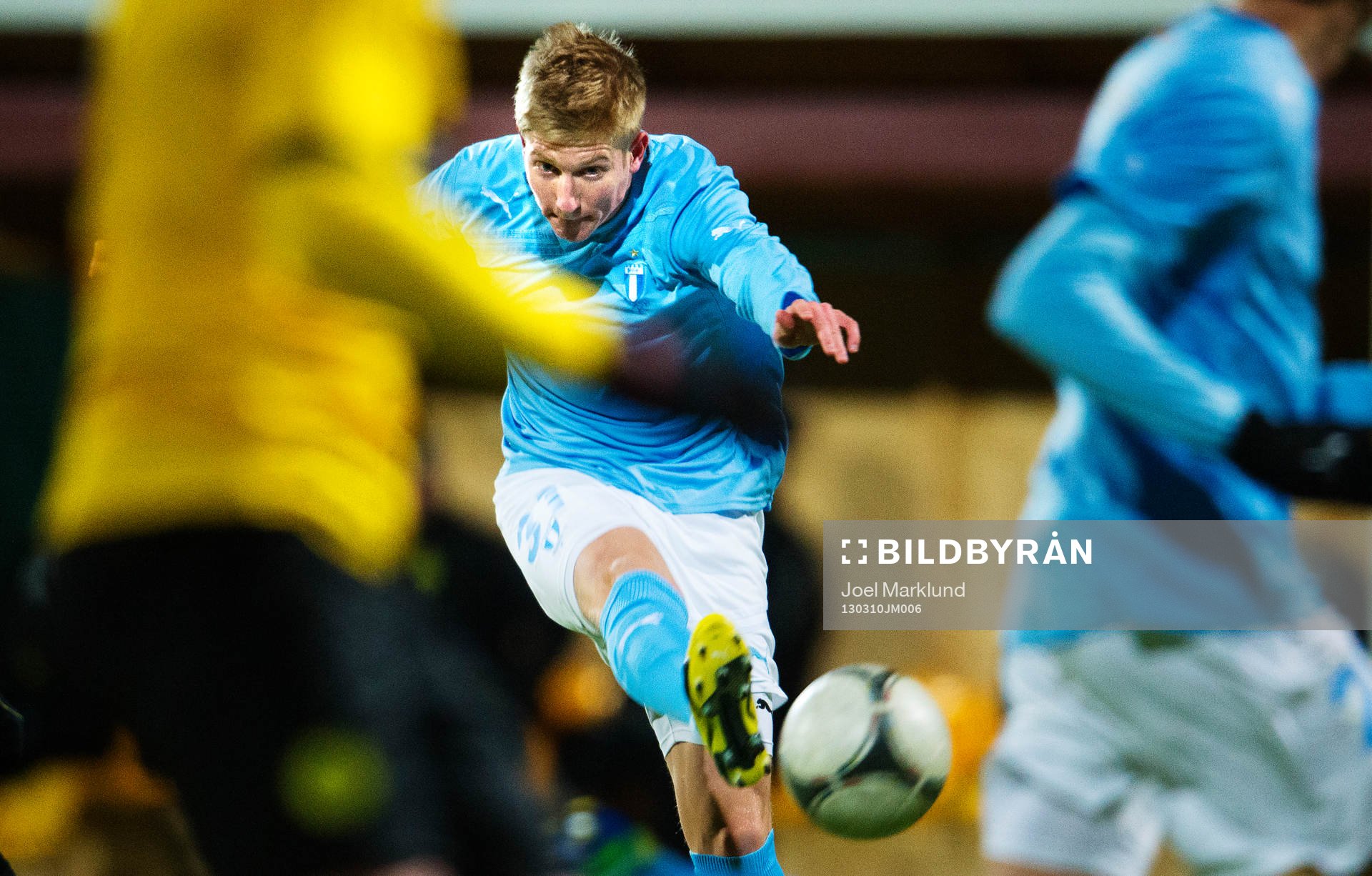 Simon Kroon, Malmö FF, skjuter