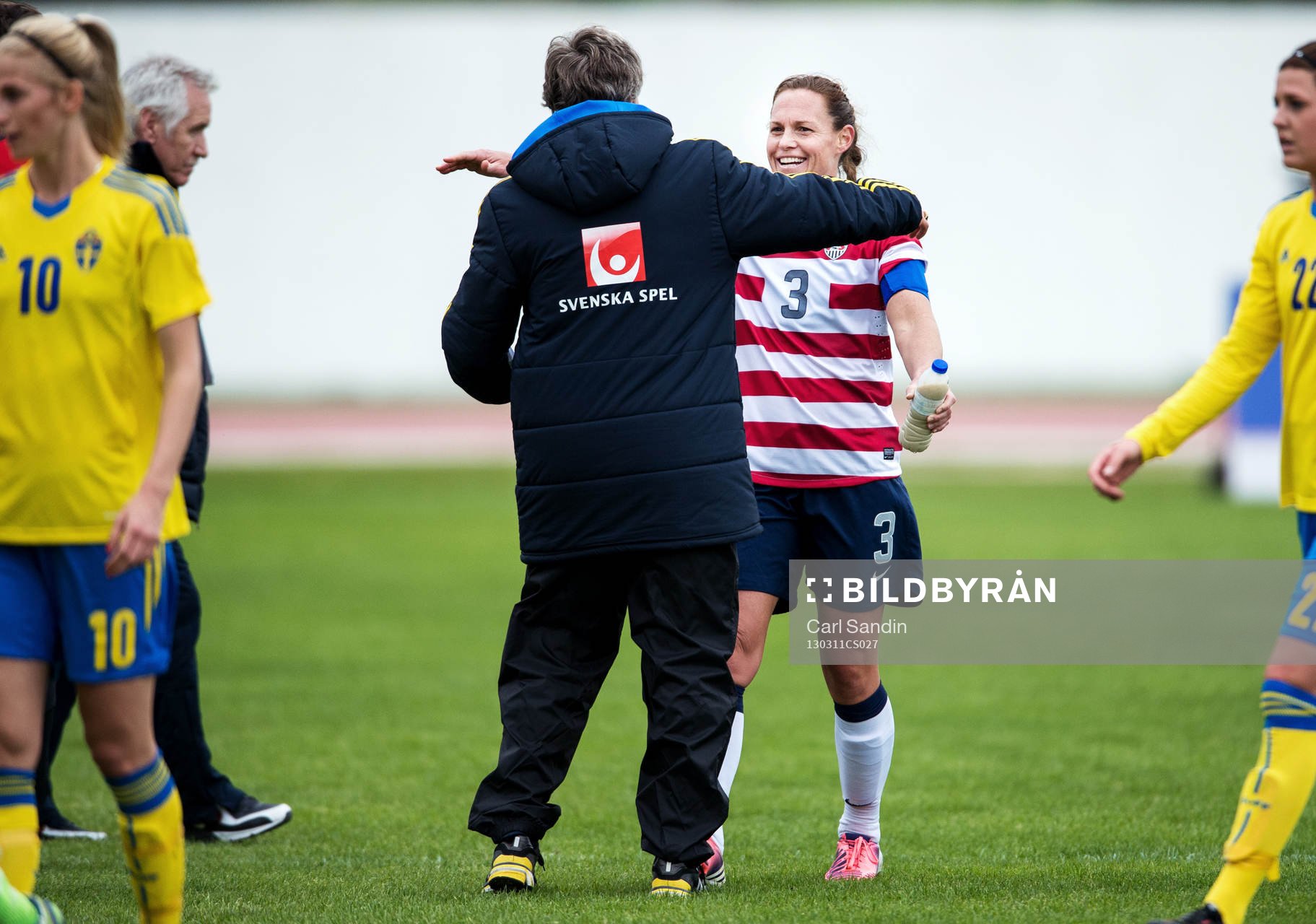 Pia Sundhage, förbundskapten, Sverige, kramar om Christine