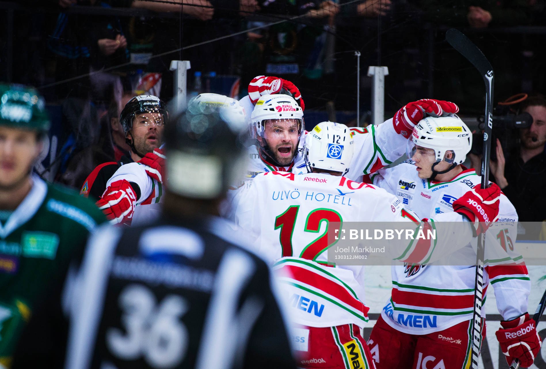 Niklas Sundström, Modo, jublar