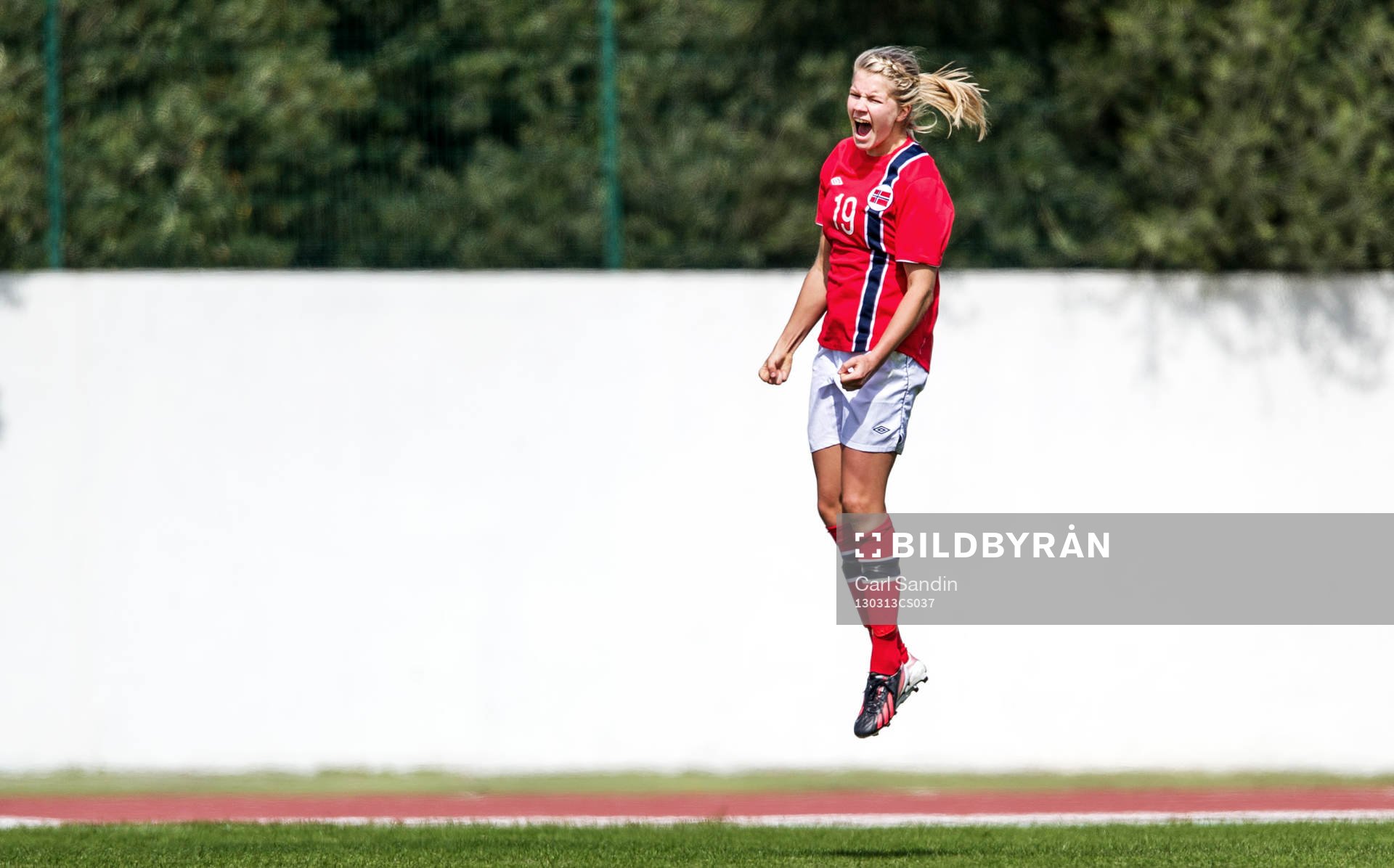 Ada S. Hegerberg, Norge, jublar