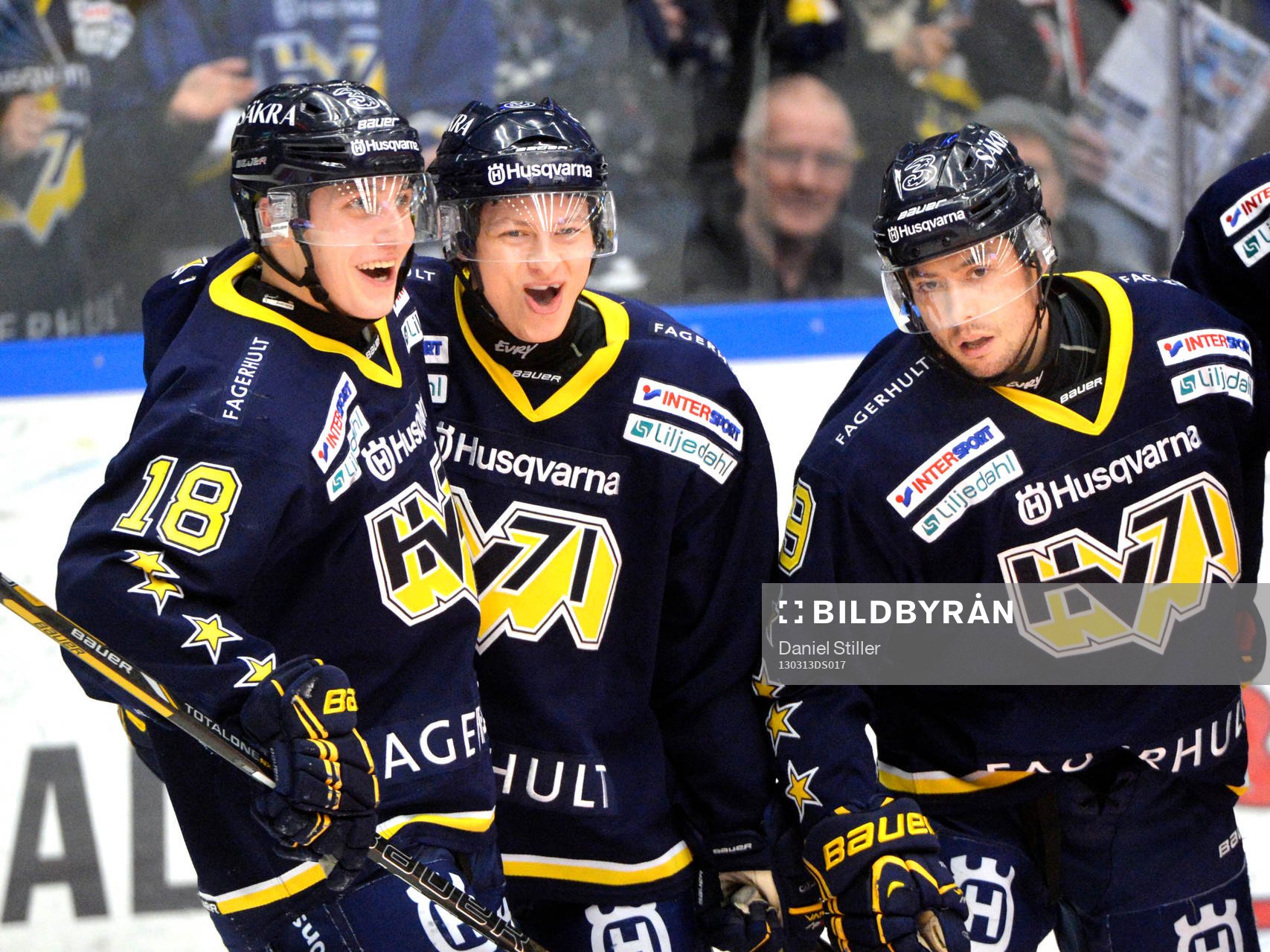 Rhett Rakhshani, HV71 grattas av Jesper Fasth