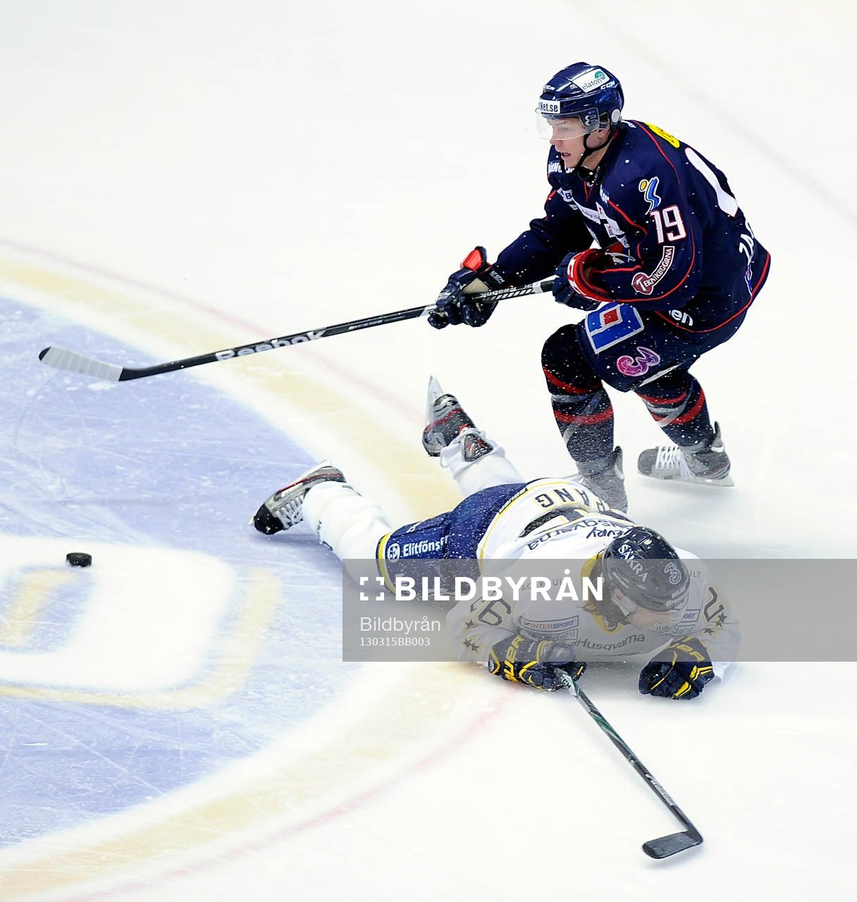 HV71 nr 26 Dan Spang och Linköpings nr 19 Patrik Zackrisson