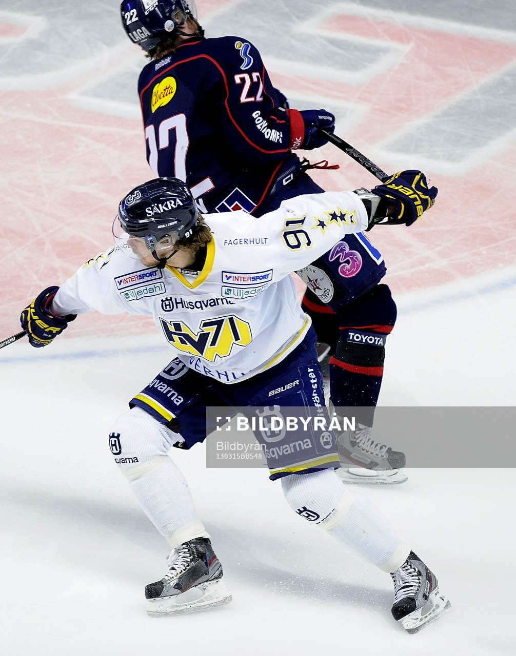 HV71 nr 91 Andreas Jämtin och Linköpings nr 22 Robin