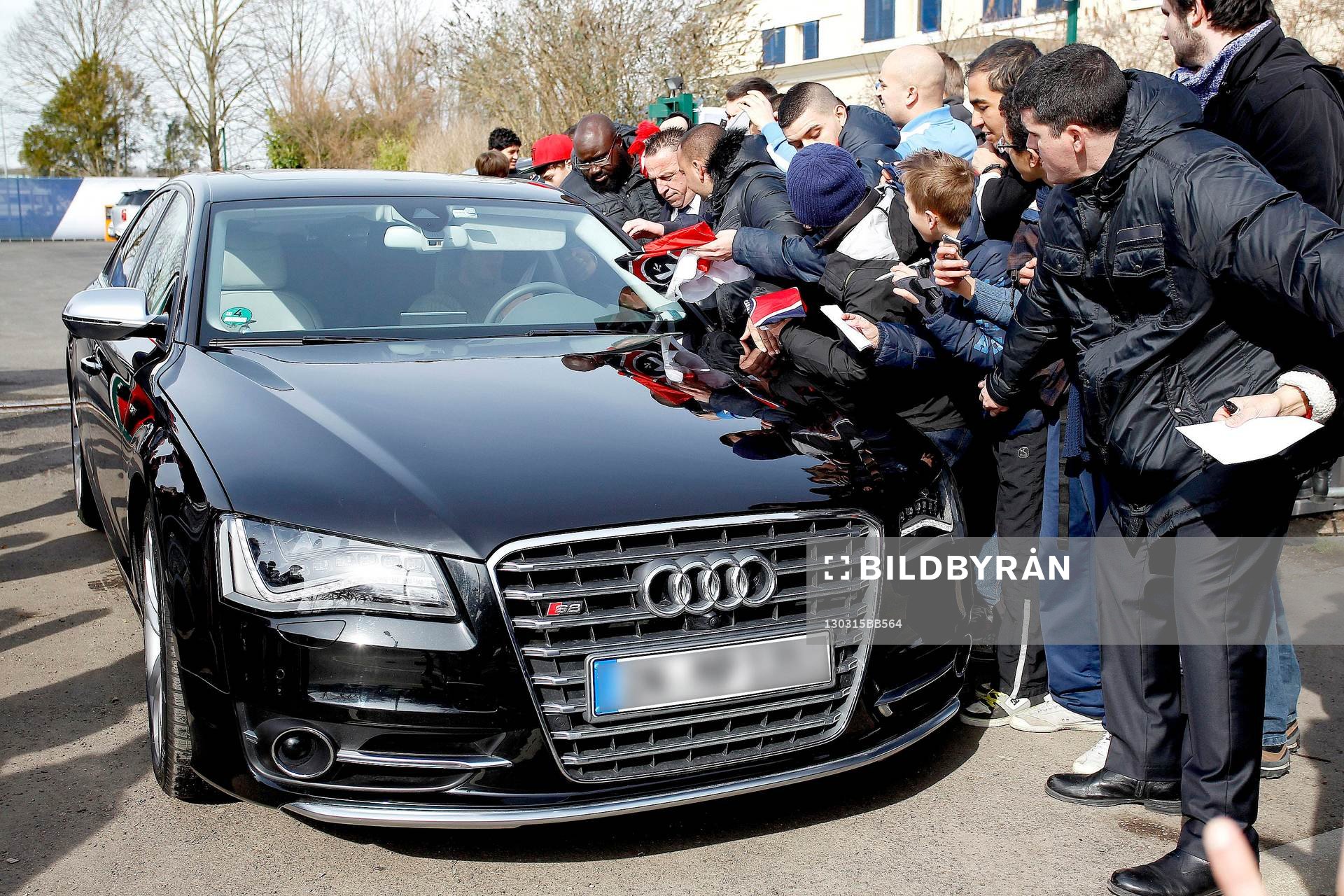 DAVID BECKHAM quitte le camp des loges - 15.03.2013 -