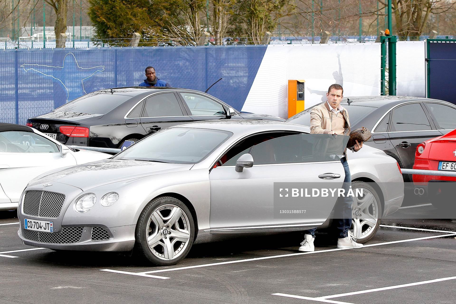  Fotboll, Paris SG, Träning: SYLVAIN ARMAND et sa Bentley - 15.03.2013 - Entrainement du Paris Saint Germain -Camp des Loges- 