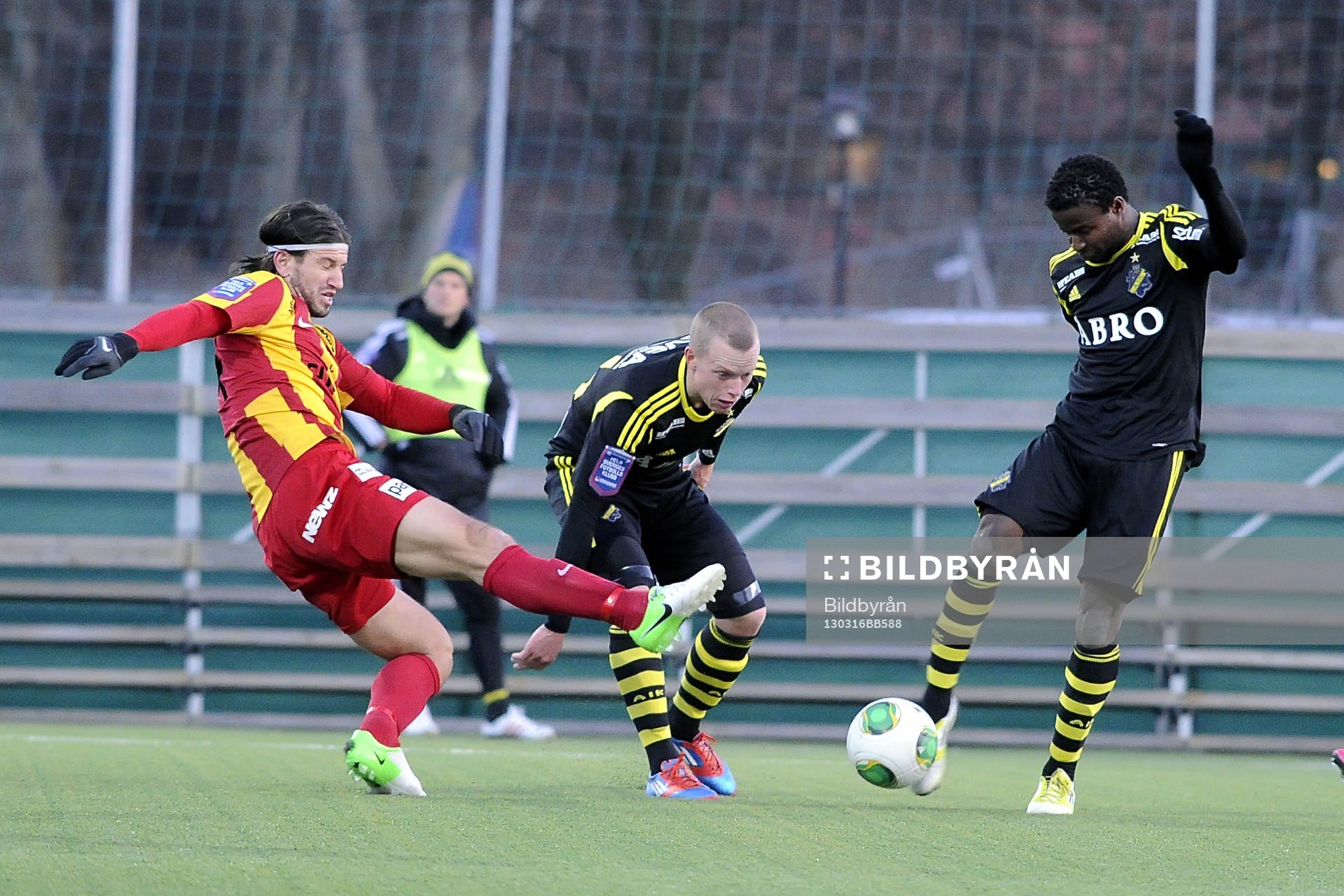 2-0 målet av nr 21 Kennedy Igboananike och Syrianska nr 4