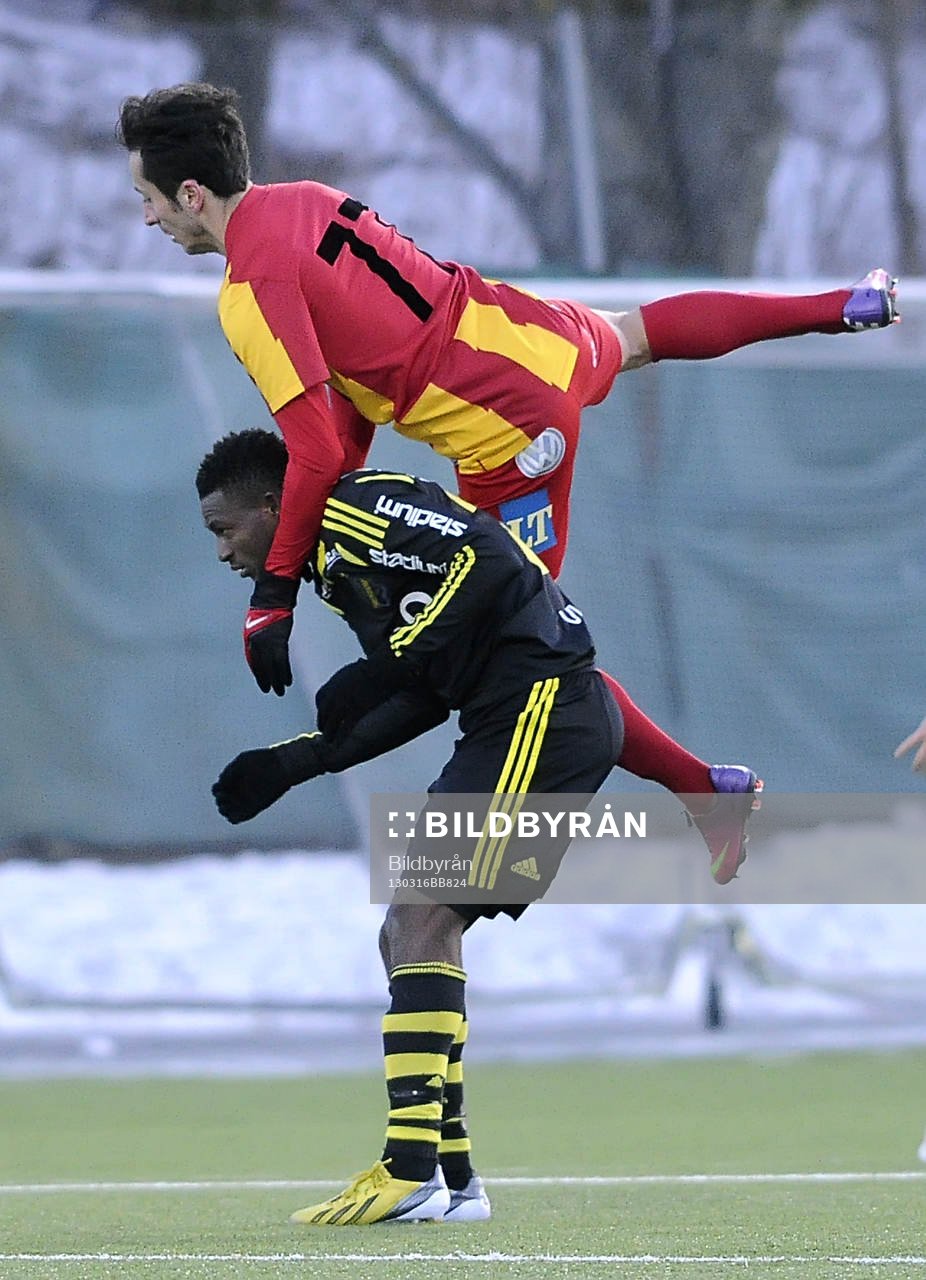 AIKs nr 20 Ibrahim Moro och Syrianska nr 77 Louay Chanko