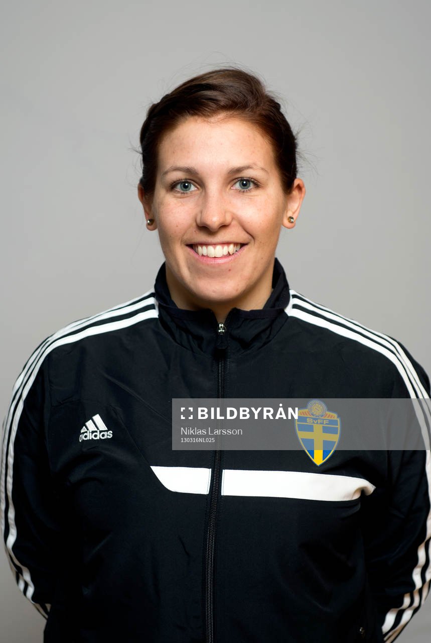Fotboll, damallsvenskan, domare: Elsa Nylander.