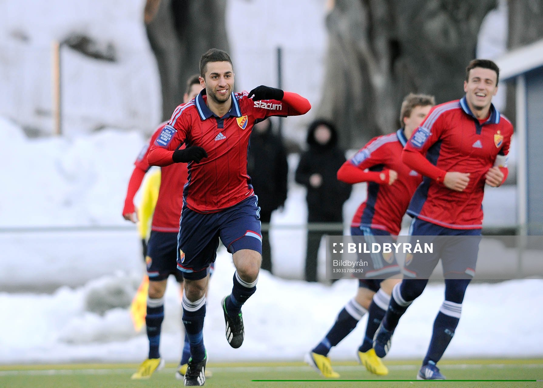 Djurgårdens nr 19 Nahir Oyal jublar