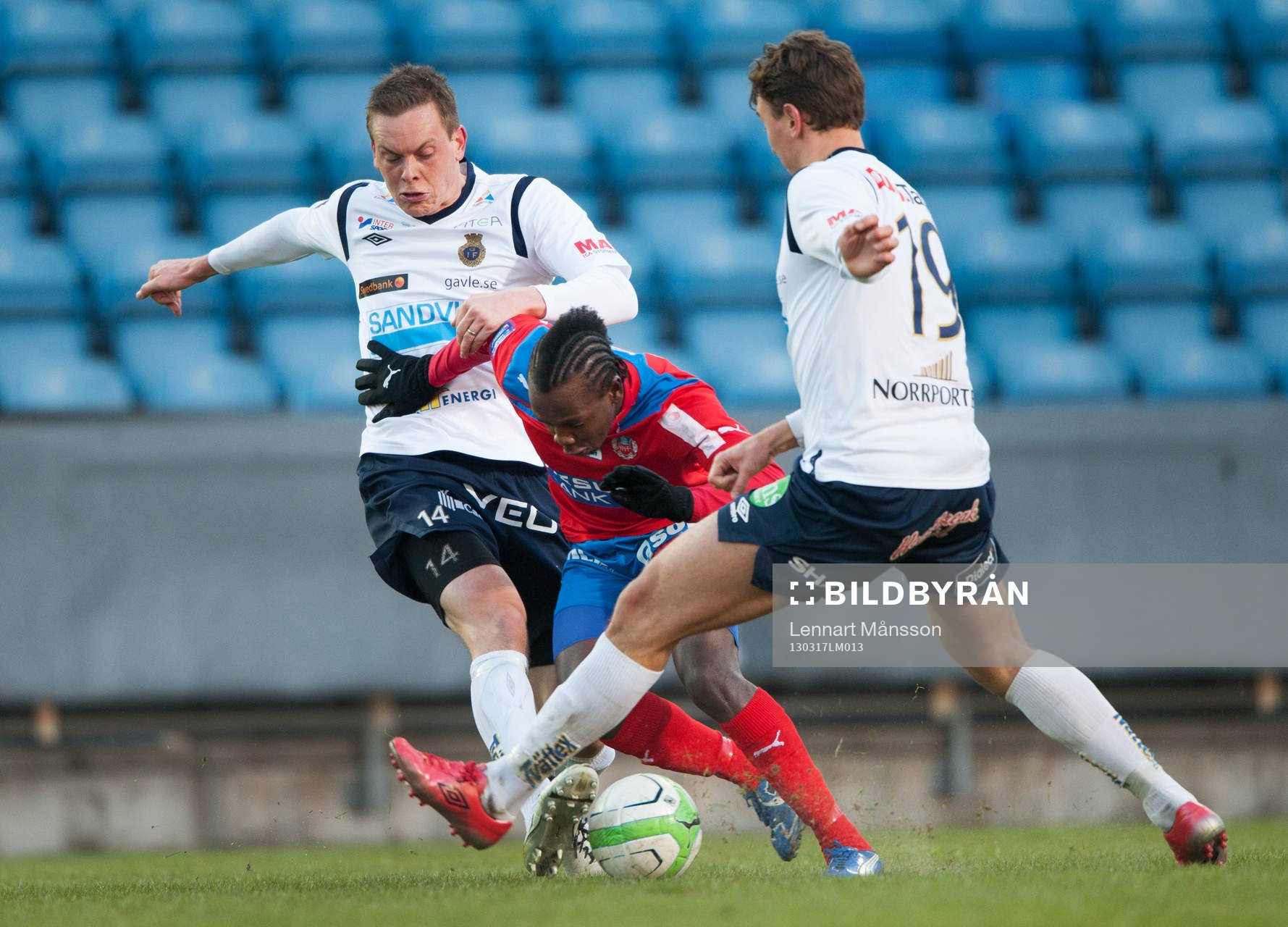 May Mahlangu, Helsingborg, mot Jens Portin och Marcus