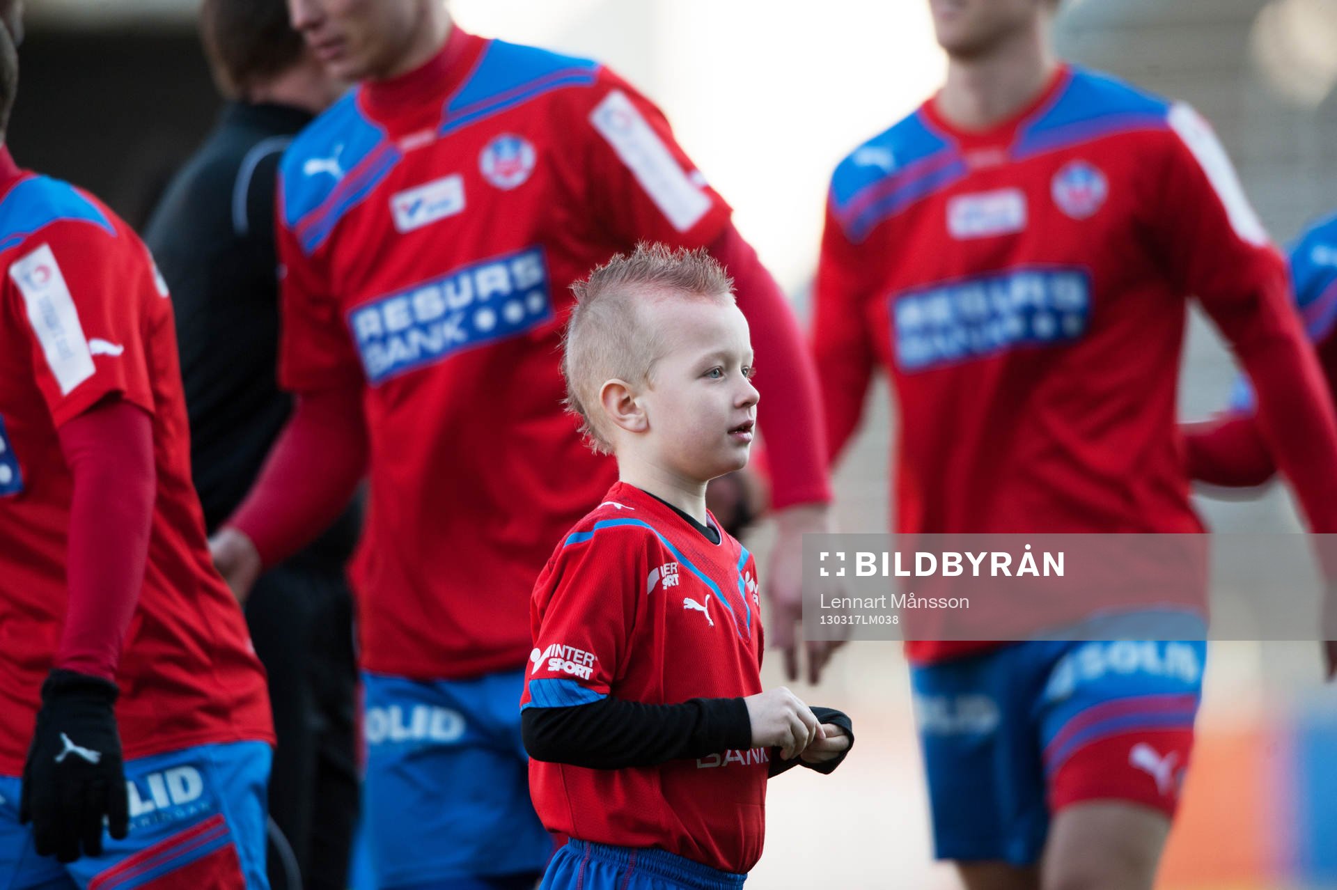 Mascot, matchmascot bland de stora pojkarna