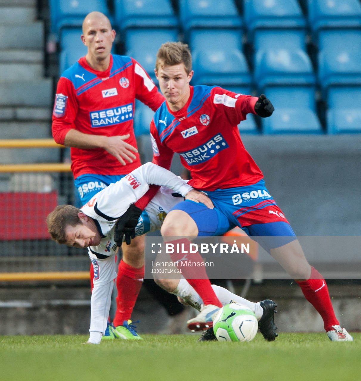 Emil Krafth, Helsingborg, trycker undan Jonas Lantto, Gefle