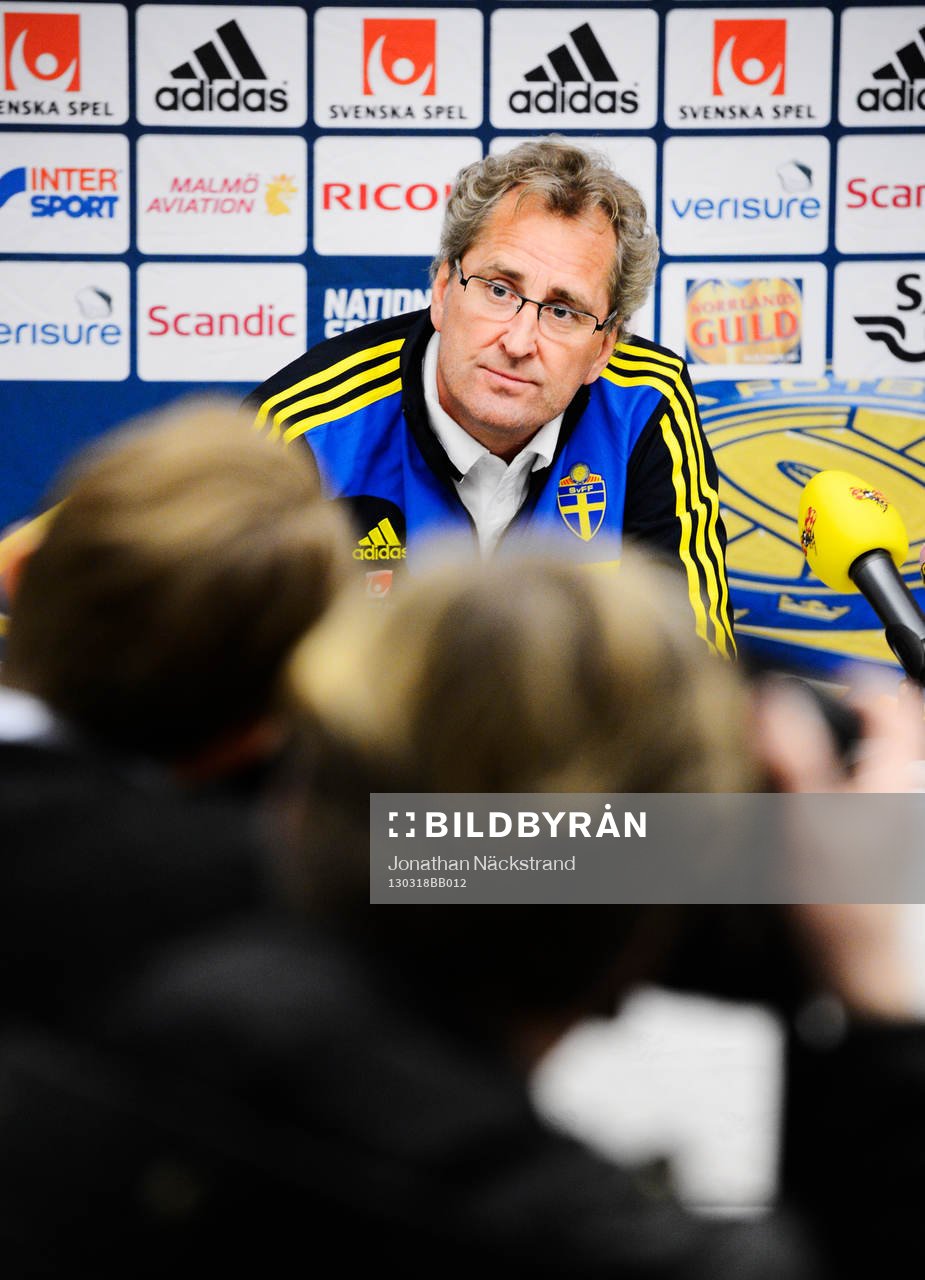 Förbundskapten Erik Hamrén på presskonferens i Stockholm