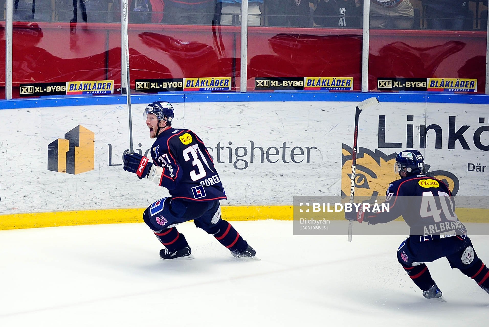Jubel 4-4 målet av Linköpings nr 37 Lee Goren