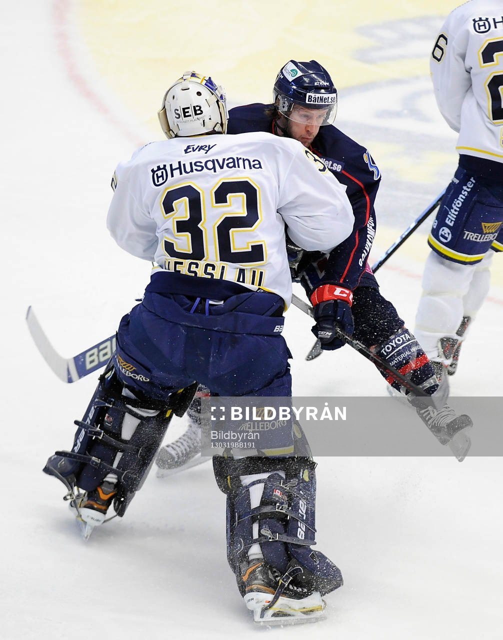 Gustaf Wesslau mål vakt HV71 stoppar Sebastian Karlsson i