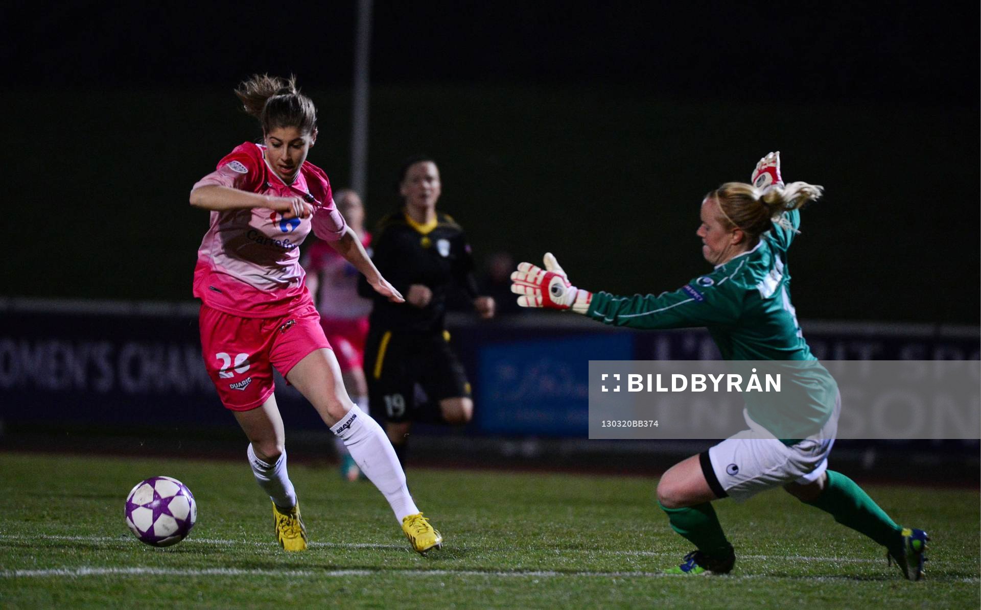 Fotboll, Champions League, Dam, Juvisy - Göteborg: Camille CATALA / Kristin HAMMARSTROM - 20.03.2013 - Juvisy / Goteborg - 1/4Finale aller - Ligue des Champions