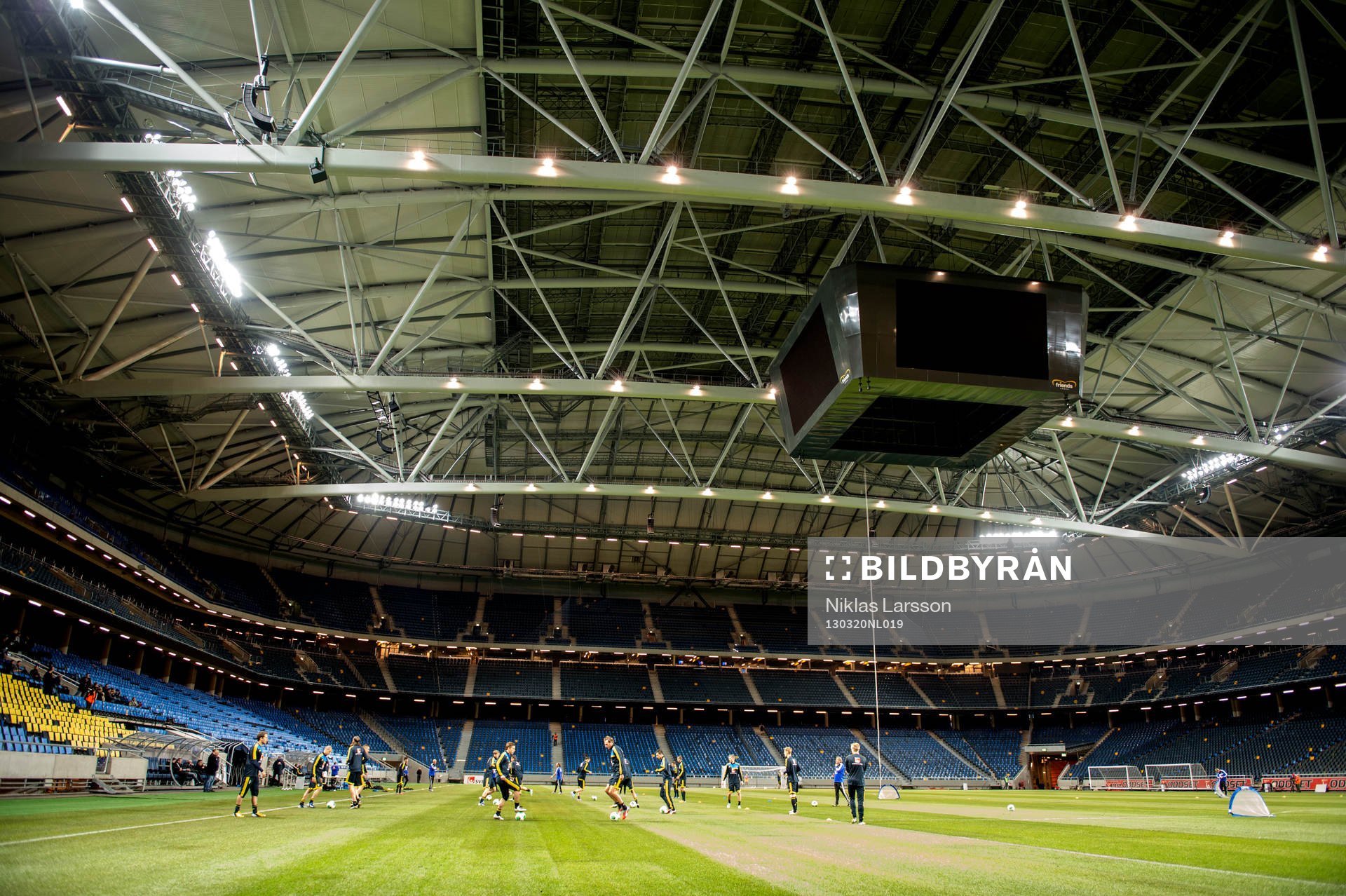 Träning inne på Friends Arena