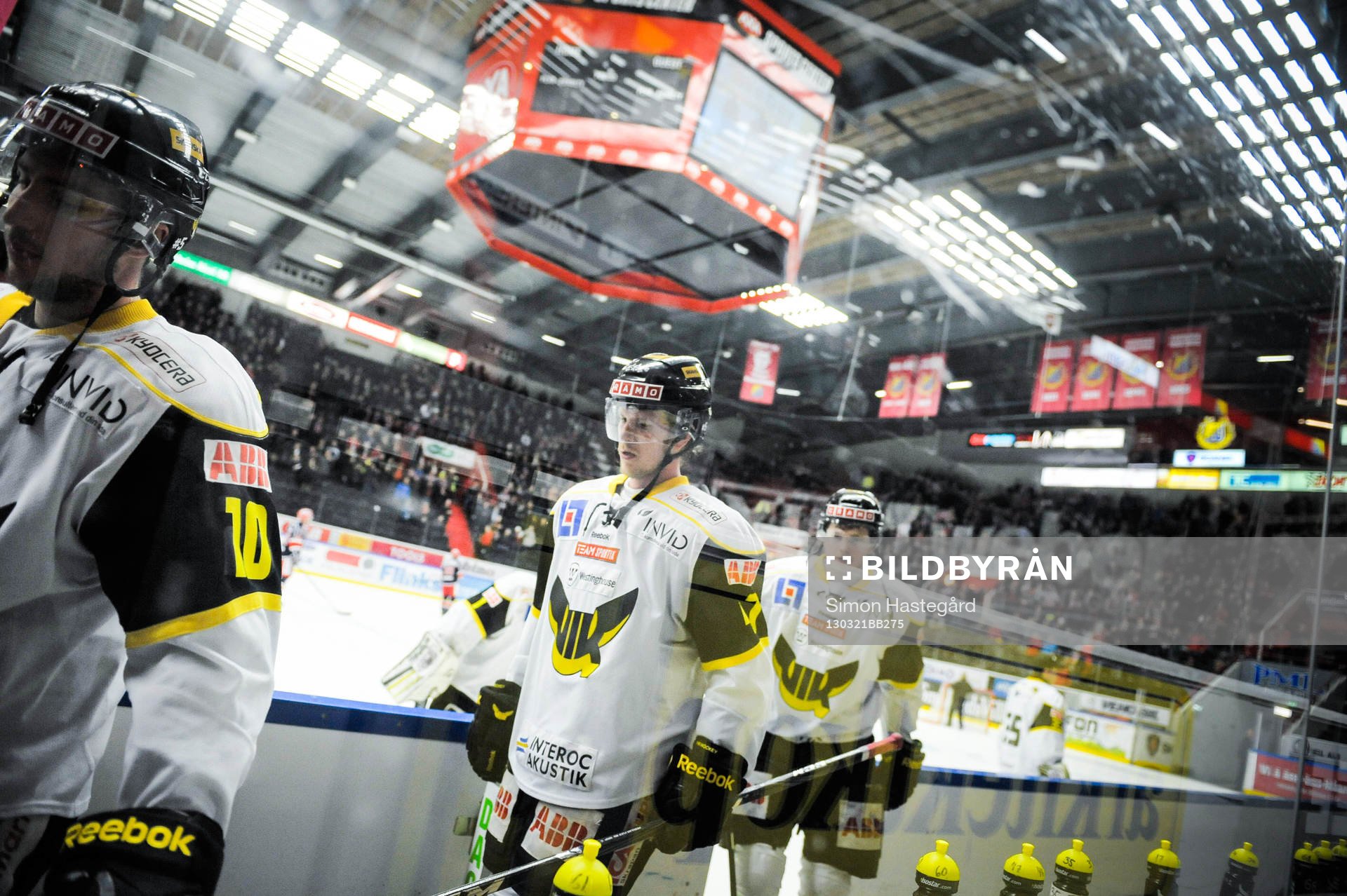 Västerås-spelarna lämnar isen