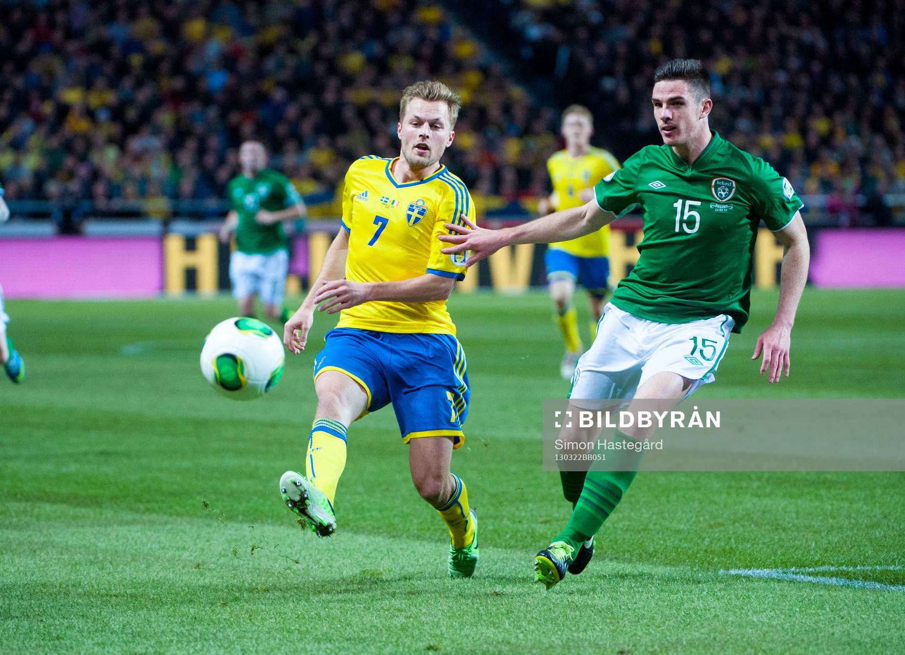 Sebastian Larsson, Sverige, och Ciaran Clark, Irland