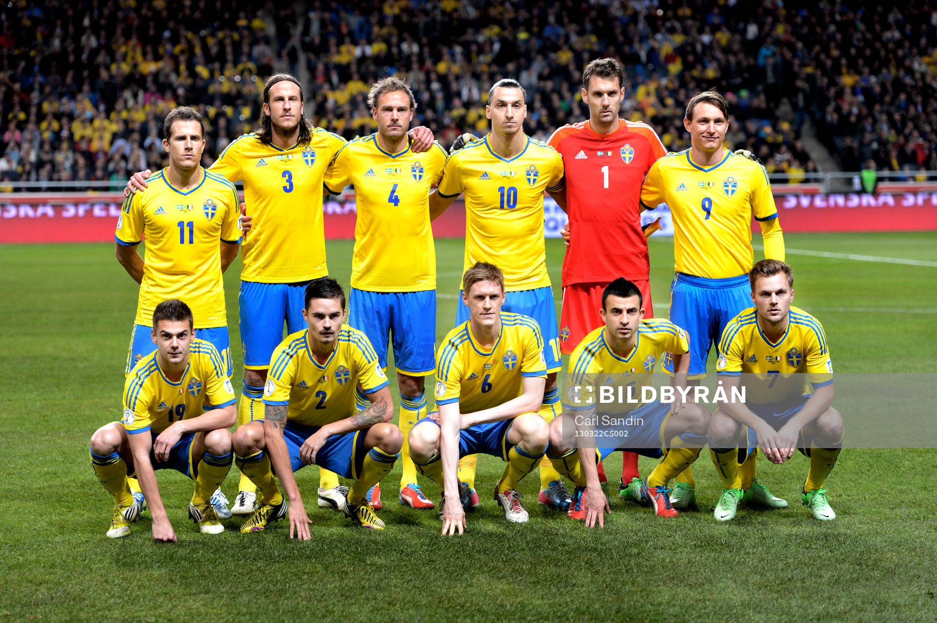 bakre raden frv. Andreas Granqvist, Jonas Olsson, Zlatan Ibrahimovic, Andreas Isaksson, målvakt och Kim Källström. Alexander Kacaniklic, Martin Olsson, Sebastian Larsson, Anders Svensson, Tobias Hysén och Mikael Lustig.
