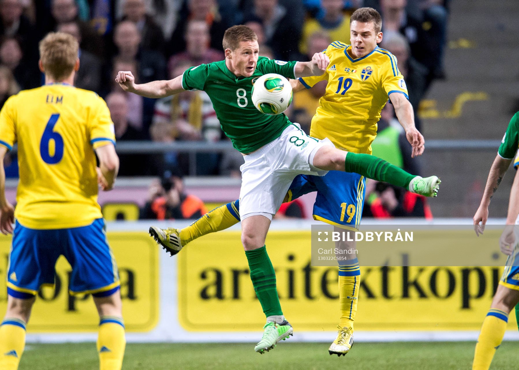 Luftduell mellan James McCarthy, Irland, och Alexander